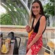 Hola, me llamo María y tengo 21 años. Estoy estudiando tercero de psicología y busco un trabajo que pueda complementar con mis estudios, estaría dispuesta a dar clases de apoyo, clases de español o cualquier materia en niños de primaria . Me encantan los 