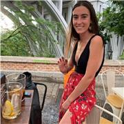 Hola, me llamo María y tengo 21 años. Estoy estudiando tercero de psicología y busco un trabajo que pueda complementar con mis estudios, estaría dispuesta a dar clases de apoyo, clases de español o cualquier materia en niños de primaria . Me encantan los