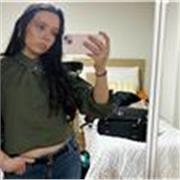 Soy Carla, tengo 18 años, y estoy cursando 2 de bachillerato en el colegio padre manyanet. Doy clases desde 1 de primaria a 4 eso