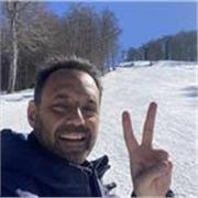 Soy un experto y aficionado de la comunicación,hablo inglés y español perfectamente y tengo experiencia dando clases tanto a niños como a adultos
