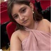 Estudiante de un máster que desde pequeña estudia inglés. Apasionada por la ayuda de los menores que desean aprender a comunicarse