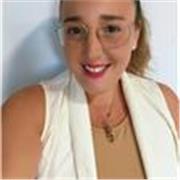 Me defino como una mujer extrovertida, cariñosa, empática, paciente.Trasmiti confianza.Darle clases a preadolescentes de 9 a 11