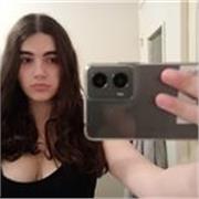 Lycéenne proposant soutien scolaire tout niveau