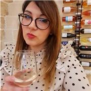 Docente di Filosofia e Scienze Umane inpartisce lezioni a studenti di eta compresa tra gli 11 e i 18 anni