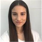Profesora de francés imparte clases a alumnos y alumnas de todos los niveles; primaria, ESO o bachillerato