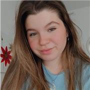 Profesora de flauta travesera adaptada a todas las edades y niveles, también de iniciación a la musica