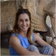 Maestra de Inglés con C1 y habilitación lingüística ofrece clases de inglés online tanto para adultos como a niños de todas las edades. Actualmente, trabajo como maestra en un colegio público en Madrid y tengo más de diez años de experiencia enseñando. Cl