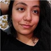 Profesora de Inglés básico que busca ayudar y alentar a sus alumnos a entender el idioma