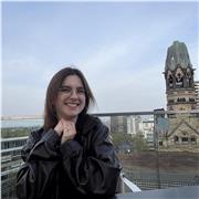 I am responsible, focusing on studies, with a passion to help other people learn language and feel more confident step by step.