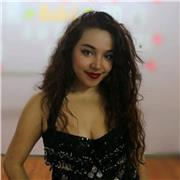 Me defino como una persona energética, motivadora y apasionada por el baile.
