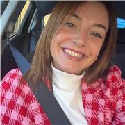 Profesora titulada en Francés, tengo experiencia dando clases de idiomas desde hace 5 años. Ofrezco clases principalmente online.