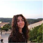 Offro lezioni private a ragazzi delle scuole medie e superiori adattandole alle loro esigenze, sono una ragazza molto paziente.Am
