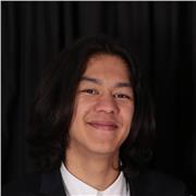 Professeur d'anglais, d'échecs, et de piano spécialisé dans les formations pour jeunes.