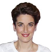 I give online English lessons at any level.