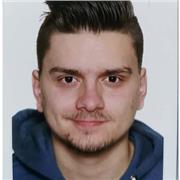 Profesor de sonido imparte clases de DJ y producción de audio