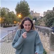 Chica extrovertida, me gusta enseñar y que aprendan poniendo todo en práctica y sobretodo que disfruten de lo que aprenden o intentar hacerlo lo más ameno posible