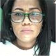 Profesora de español imparte clases a todas las edades