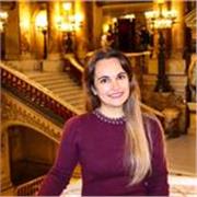 Studentessa di chimica e tecnologie farmaceutiche