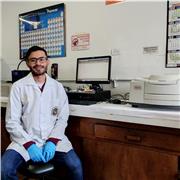 Estudiante de último año de química con amplia experiencia docente impartiendo clases a estudiantes de nivel secundaria media y de nivel superior