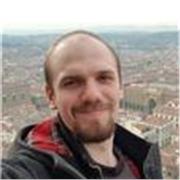 Profesor de Geografía e Historia, desde la ESO y bachillerato, hasta nivel grado universitario