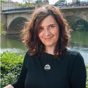 Profesora de universidad con experiencia dando clases particulares a distintos niveles, desde ESO a Grado