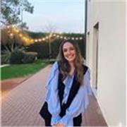 Soy estudiante de Derecho y doy clases de refuerzo para primaria. Me considero una persona paciente y responsable.