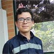 Estudiante de ingeniería enseña arduino