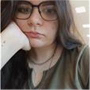 Studente universitaria disponibile per aiuto compiti di elementari e medie