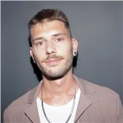 Designer con esperienza in web e digital art direction offre lezioni private di graphic design a Roma e online