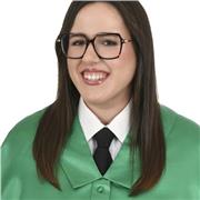 Profesora de Inglés para niños años a adultos. Soy graduada en Estudios Ingleses y soy profesora de inglés. Me encanta enseñar el idioma y que los alumnos lo reciban con el mismo cariño con el que lo imparto