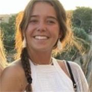 Profesora de primaria y la ESO de Matemáticas, biología, ingles, catalan, castellano y canguro