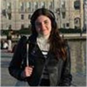Ciao! Mi chiamo Lucia e ho 20 anni. 
Attualmente sono una studentessa presso l'Università SSLMIT di Trieste, dove studio traduzione e interpretazione.
Ho frequentato il liceo linguistico, dove ho studiato inglese, francese e tedesco, ma ho una passione so