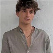 Diplomato al Liceo Linguistico, offro lezioni di inglese, francese, spagnolo e italiano (letteratura o grammatica)