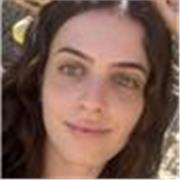 Soy Alba, estudio 5º de medicina en la UNAV. Puedo dar clases de biología, química, matemáticas, inglés, francés, hasta bachillerato incluido