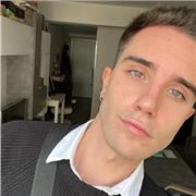 Profesor de Química, Fisica, Matemáticas y Biología, estudiante de farmacia, en busca de dar clases a alumnos de primaria, eso y bachillerato