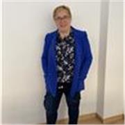 Profesor titulado con más de 15 años de experiencia 