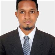 Estudiante de ingeniería industrial de décimo semestre, imparte clases a niños, jóvenes y adultos