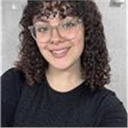 Profesora de cualquier asignatura apta para todas las edades. 