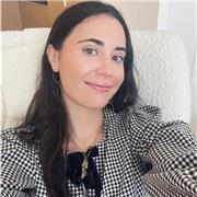 Profesor con habilidades en varios ámbitos: idiomas, oposiciones y psicología