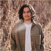 Profesor de saxofón y lenguaje musical graduado de la Universidad Nacional de Música, imparte clases para todos los niveles