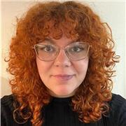 Profesora titulada con más de 10 años de experiencia en el sector del interiorismo y experiencia como profesora de dibujo técnico