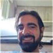 Se ofrece traductor de inglés a español