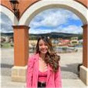 Profesional con excelente manejo de la escritura y apto para enseñar a niños 