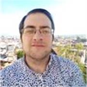 Licenciado en Geografía por la Universidad de Granada (2013), Doctor en Ciudad, Territorio y Planificación Sostenible por la Universidad de Granada (2021) y Máster de Profesorado por la Universidad de Granada (2022). Clases de Geografía e Historia para al
