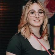 Alunna di 4 superiore che da ripetizioni per le elementari