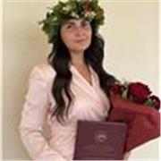 Laureata con lode e menzione accademica in Filologia Moderna (LM-14), appassionata di lingua, letteratura e didattica.
