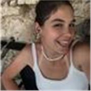 Étudiante donne cours de soutient scolaire en mathématiques de la primaire jusqu’en terminale