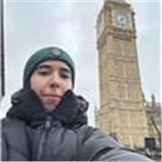 Me llamo María, soy graduada en ADE y tengo experiencia dando clases a chicos de la ESO y Bachillerato.