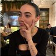 Hola soy Lucía Bau, tengo 18 años y estoy buscando poder ayudar a niños de primaria con el colegio.
