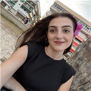 Mi nombre es María y estudió magisterio en la universidad de Alicante. Podría dar clases de refuerzo o clases particulares